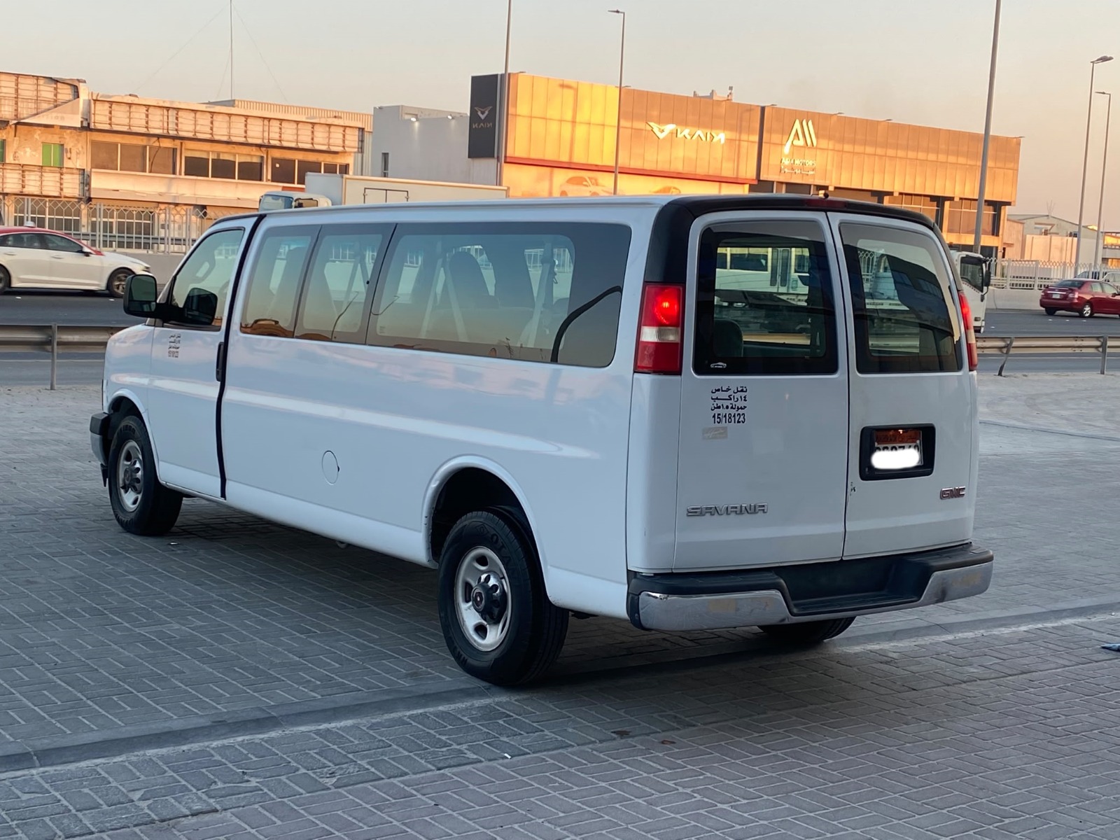 GMC Savana 2018 (White)