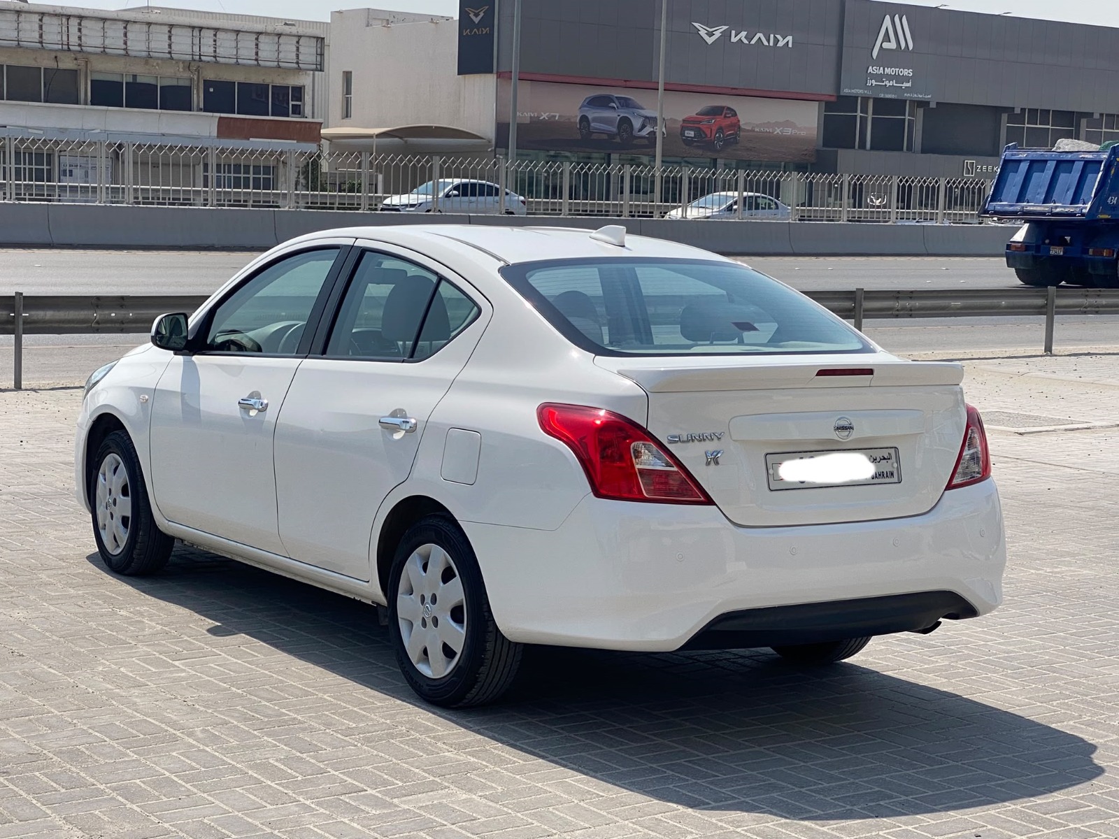 Nissan Sunny 2024 (White)