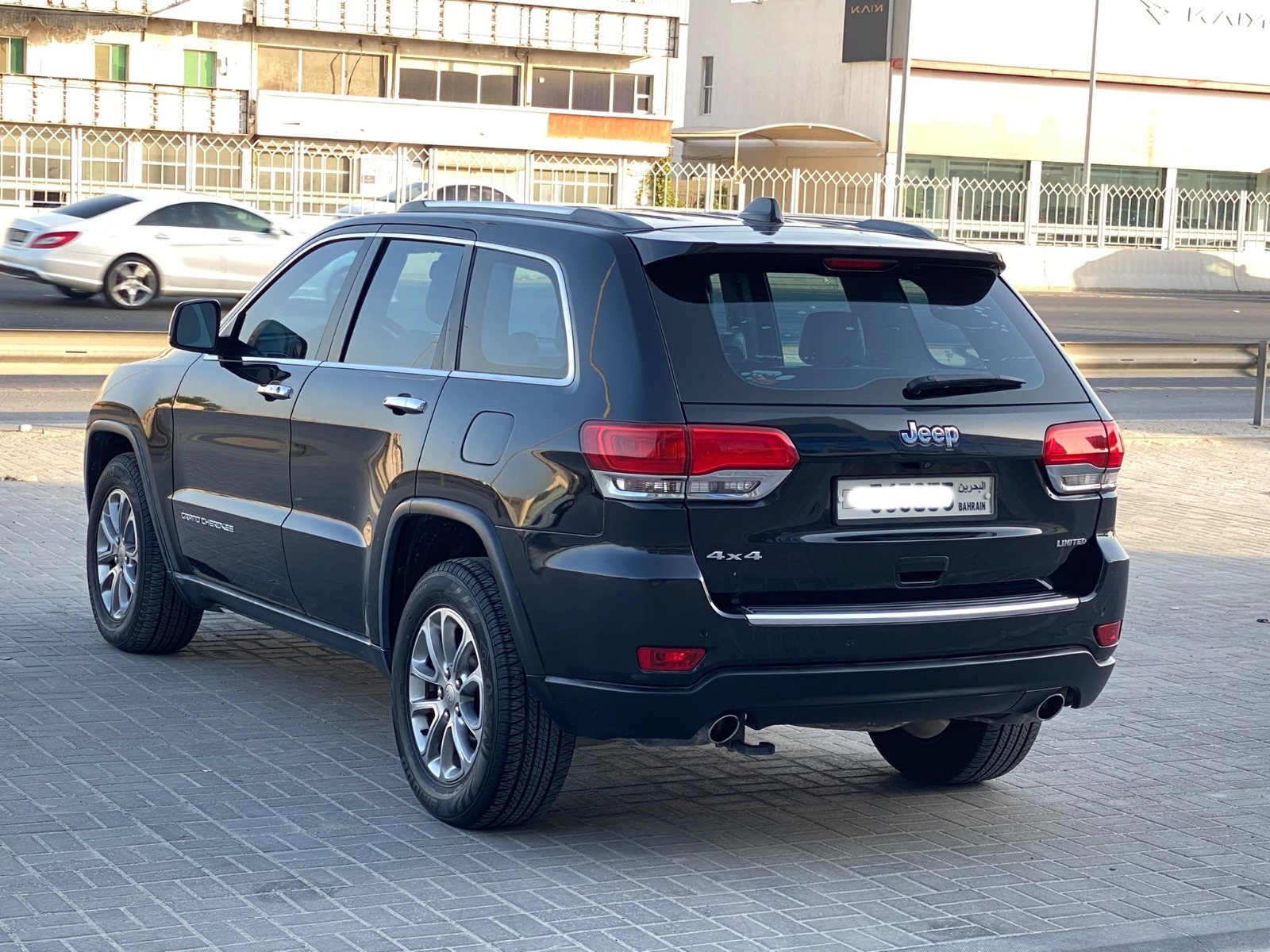 Jeep Grand Cherokee LTD 2015 (Black)