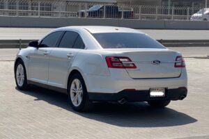 Ford Taurus 2014 (Silver)