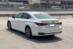 Lexus ES-300h 2023 (White)