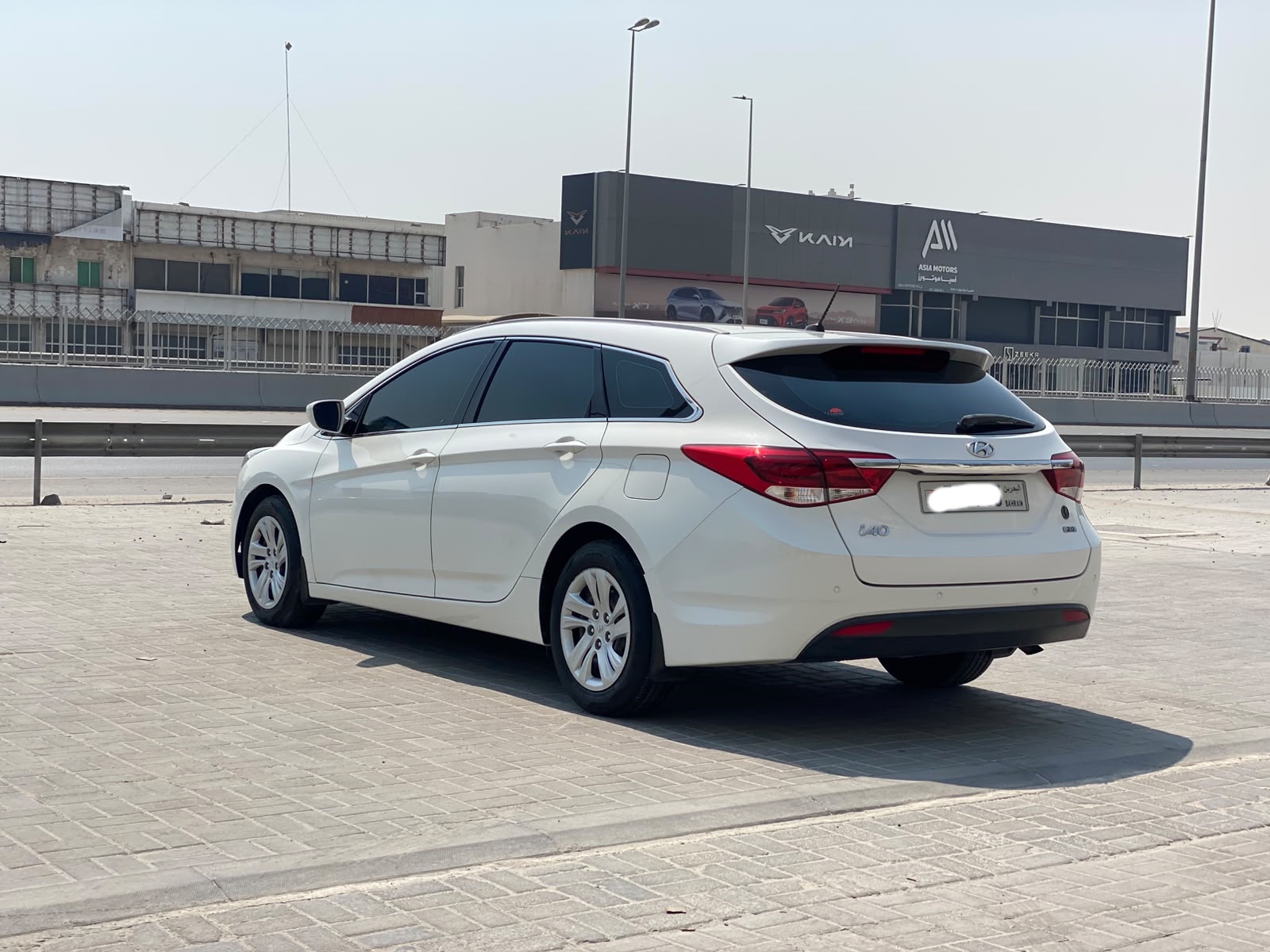 Hyundai i-40 / 2018 (White)