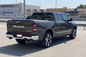 Chevrolet Silverado LT 2020 (Black)