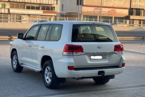 Toyota Land Cruiser G 2016 (White)