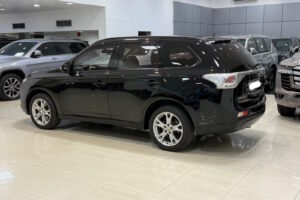 Mitsubishi Outlander 2014 (Black)