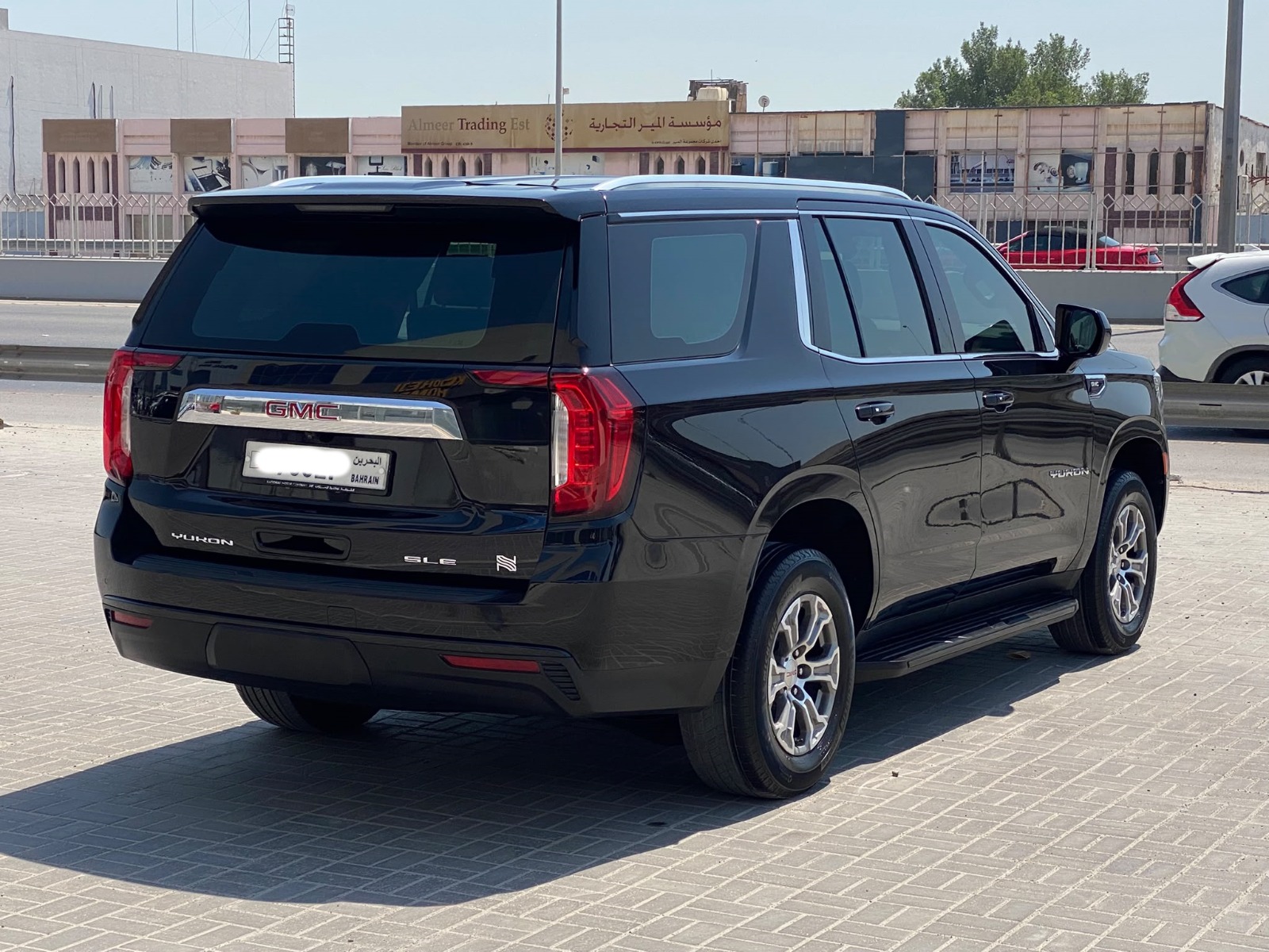 GMC Yukon SLE 2023 (Black)