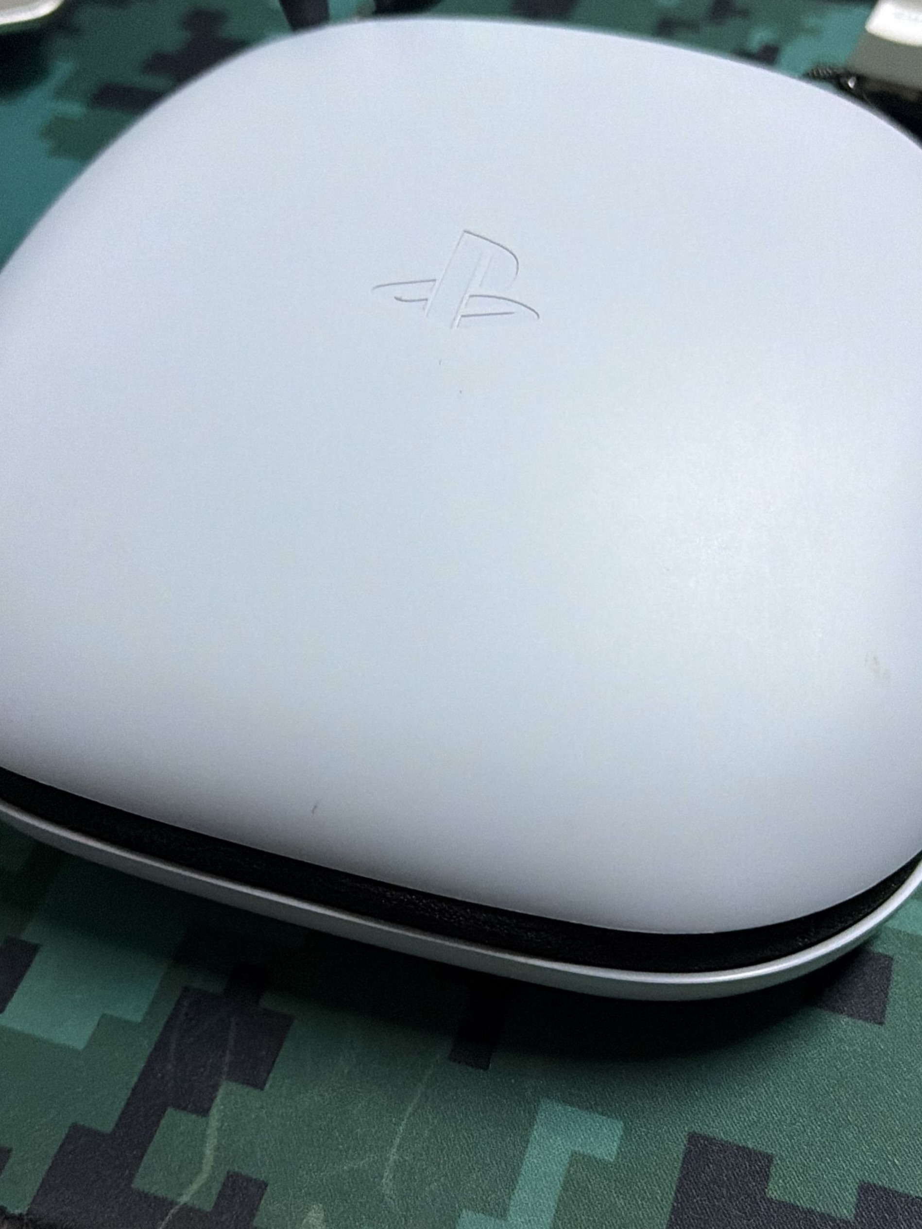 يد تحكم DualSense Edge مع غطاء خلفي للبيع