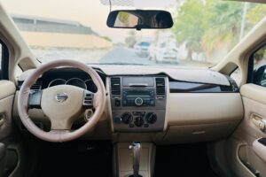 NISSAN TIIDA 1.8 2011