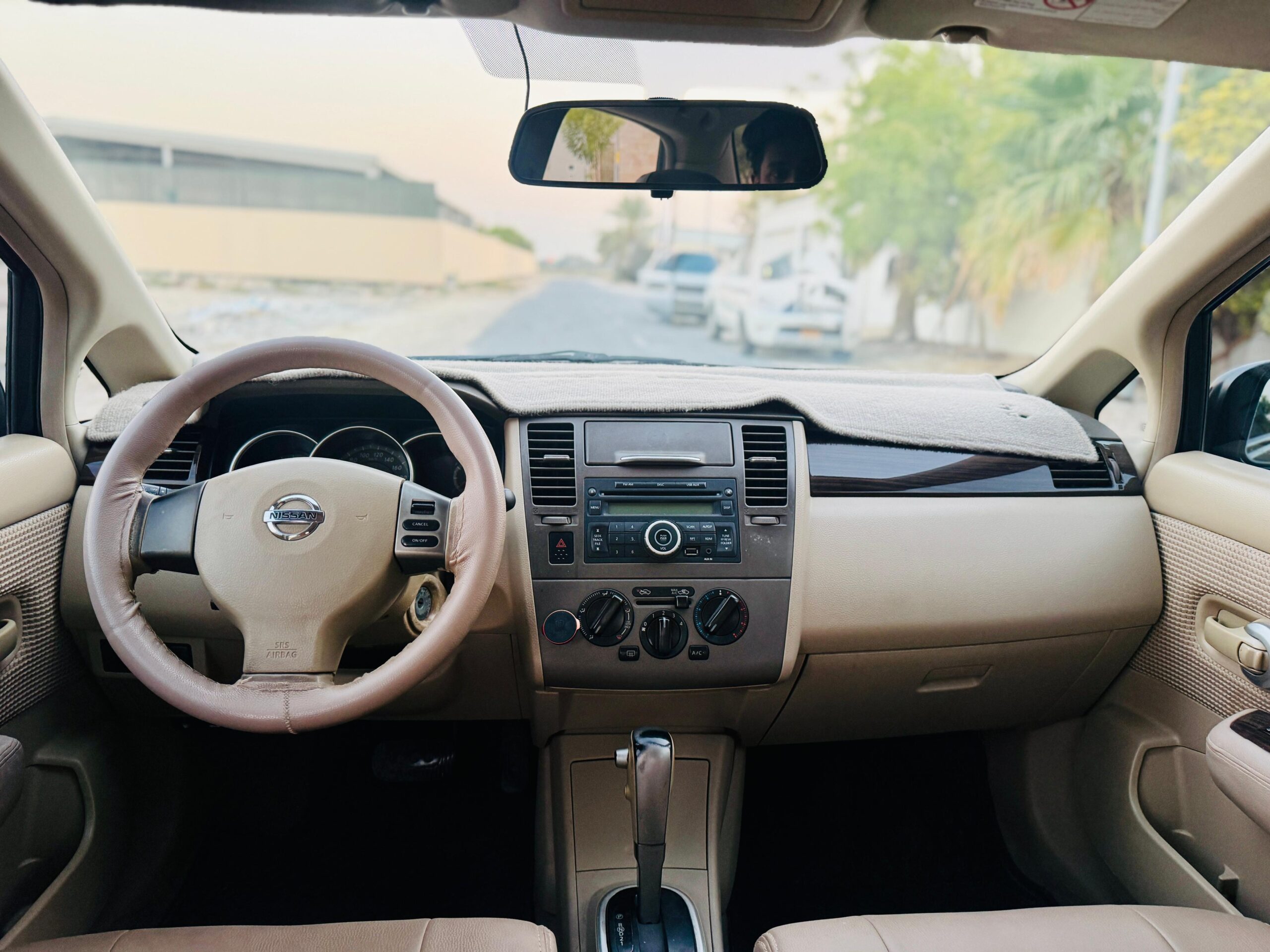 NISSAN TIIDA 1.8 2011