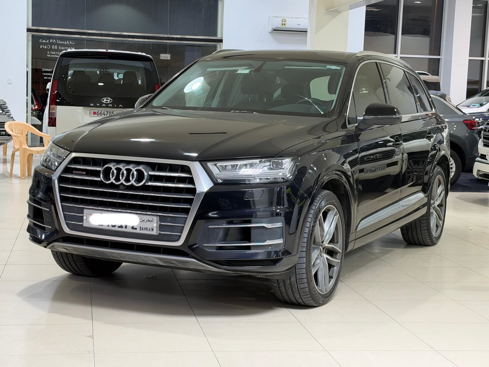 Audi Q7 / 2019 (Black)