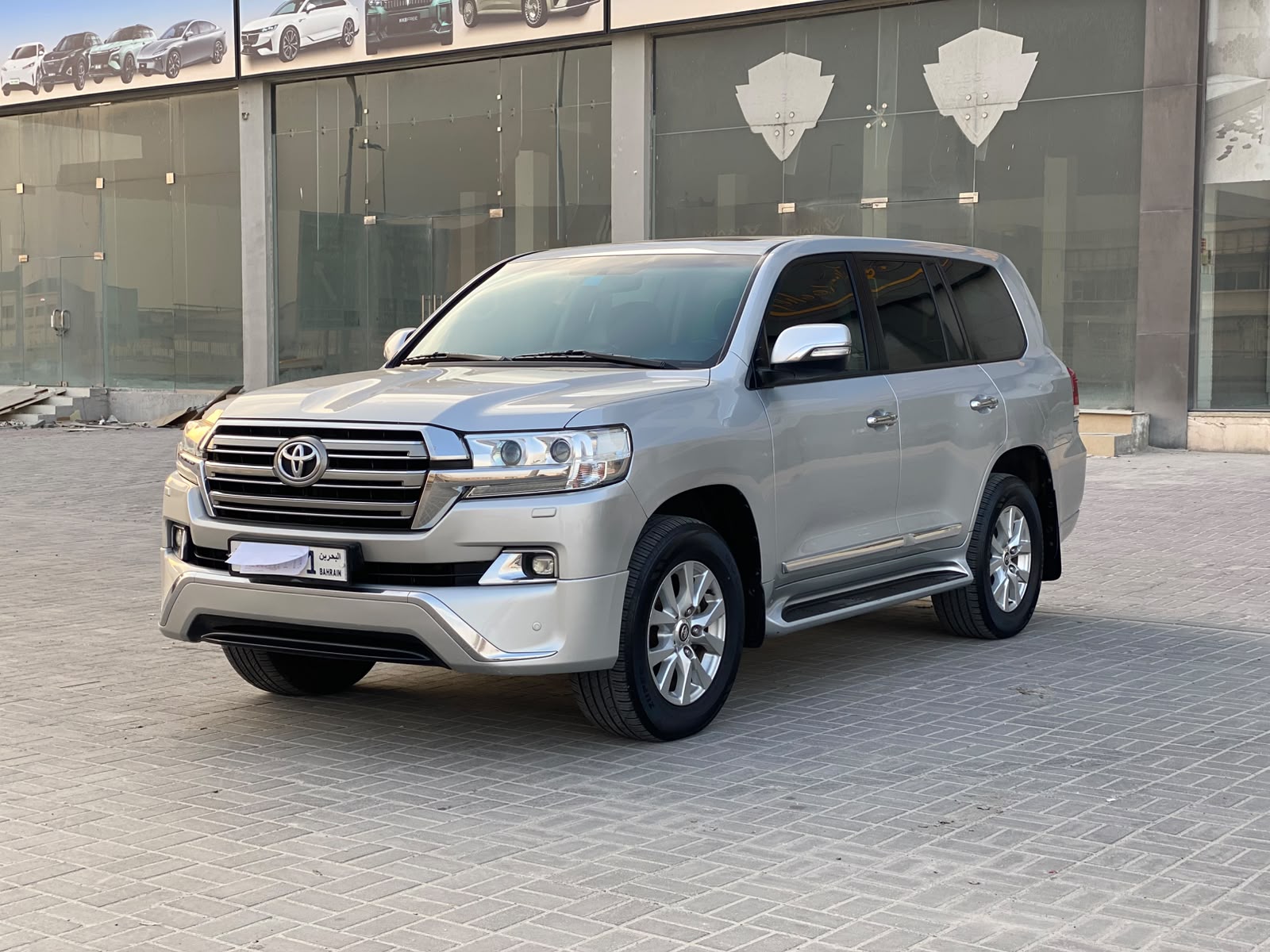 Toyota Land Cruiser GX-R 2016 (Silver)