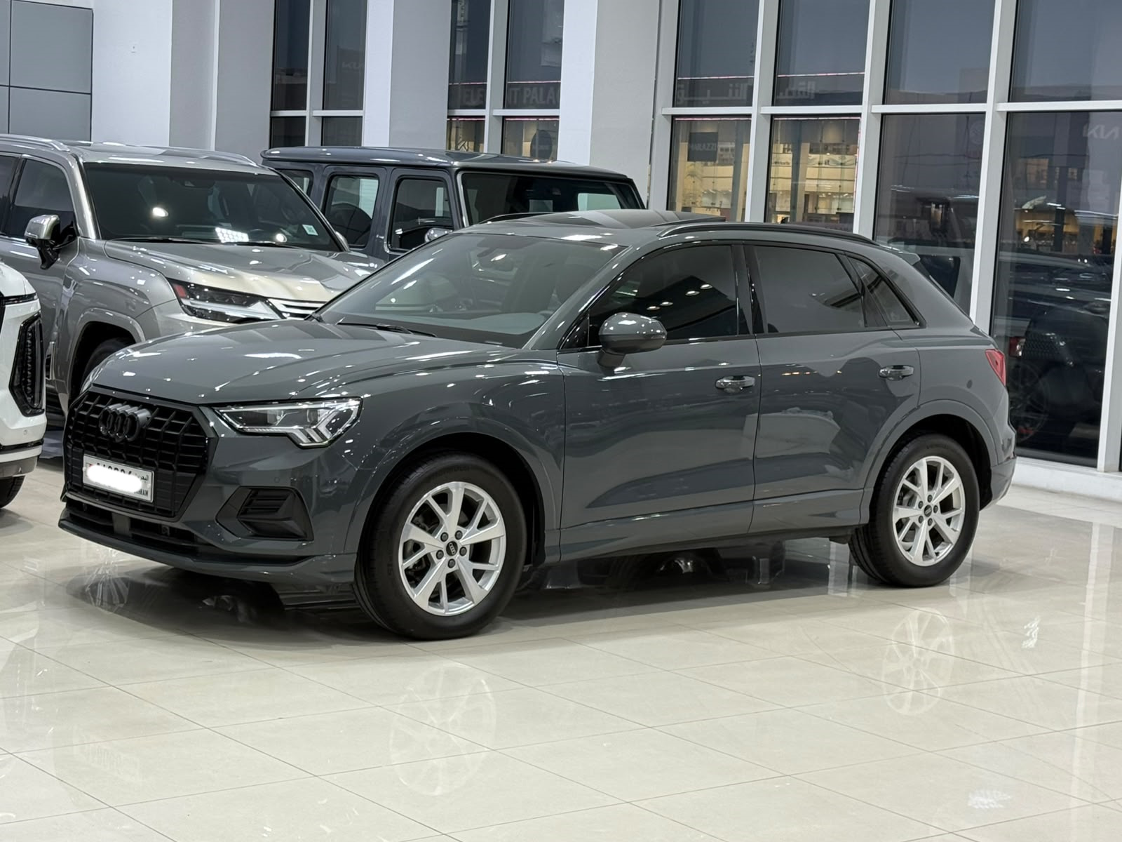 Audi Q3 / 2025 (Grey)