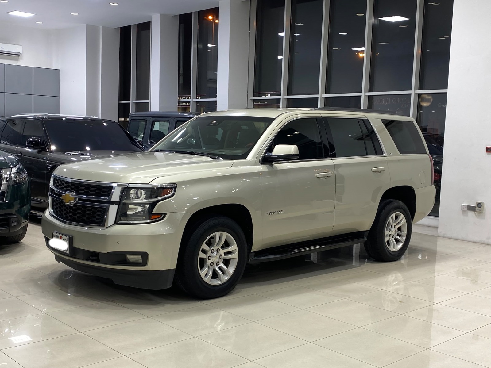 Chevrolet Tahoe LS 2016 (Gold)