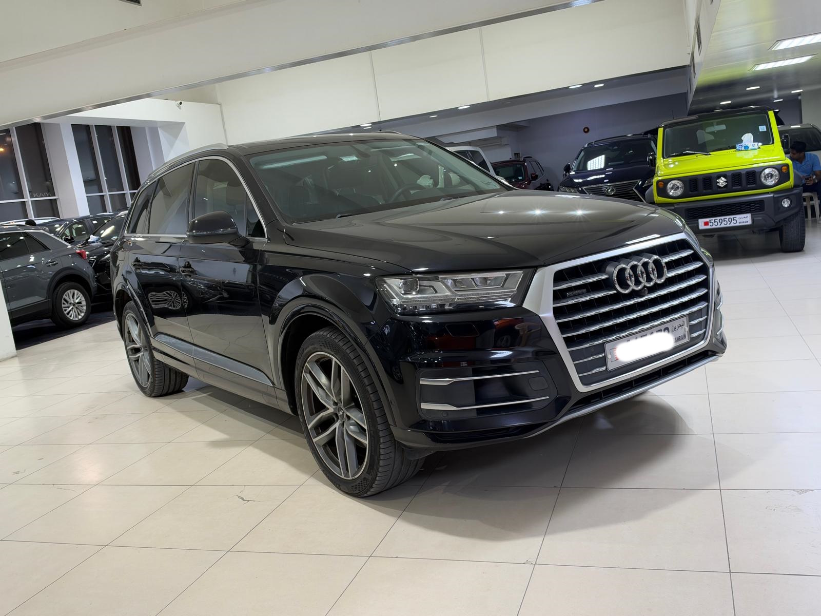 Audi Q7 / 2019 (Black)