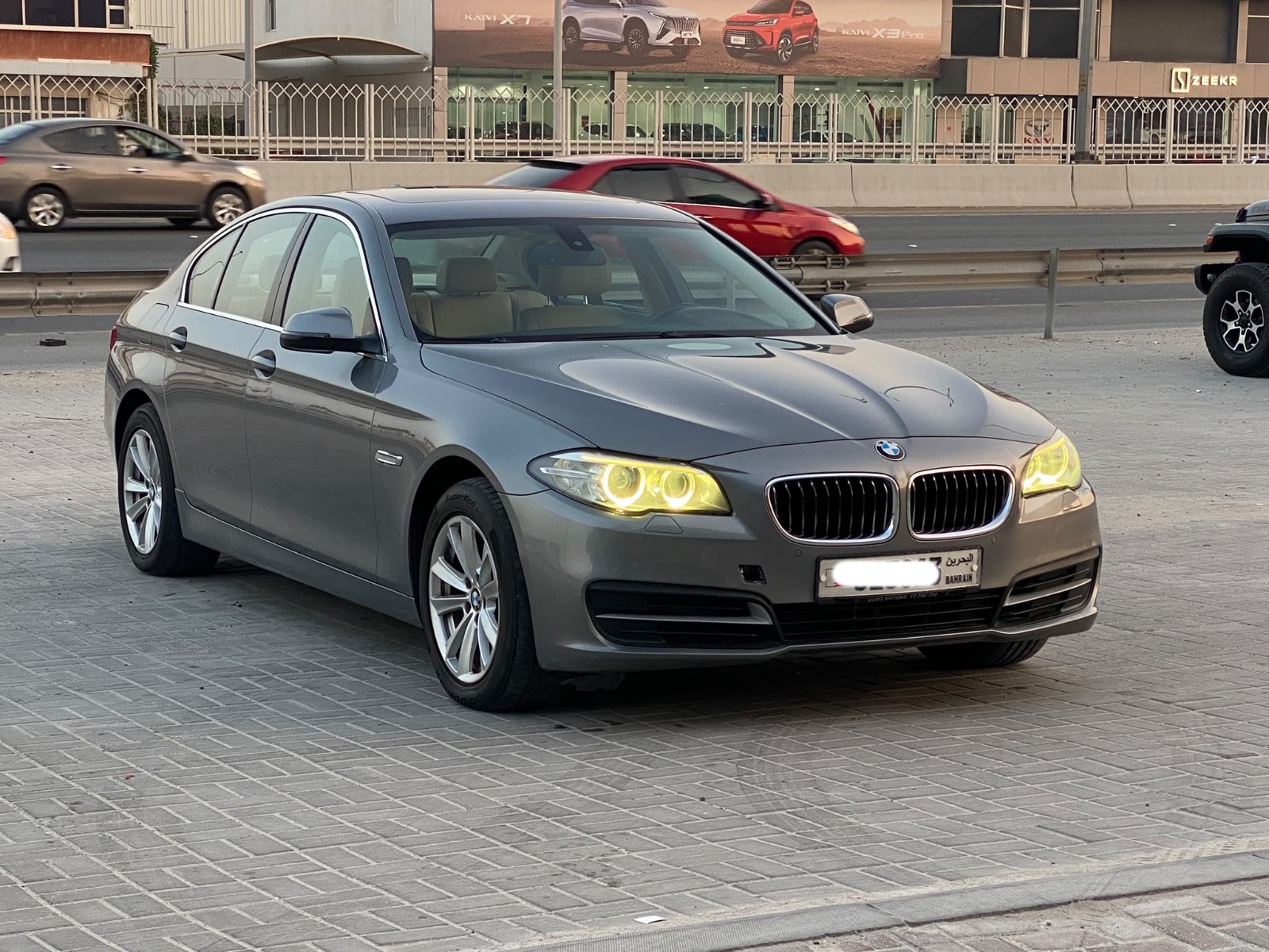 BMW 520i 2015 (Grey)