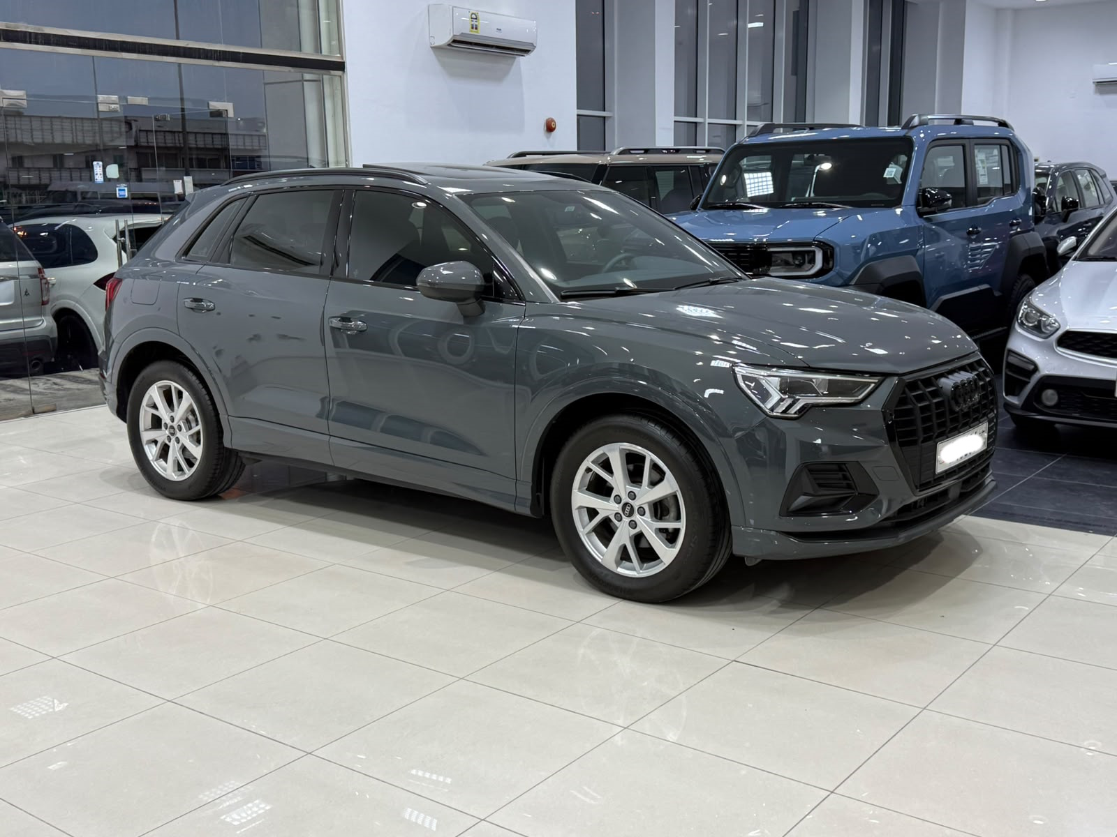 Audi Q3 / 2025 (Grey)