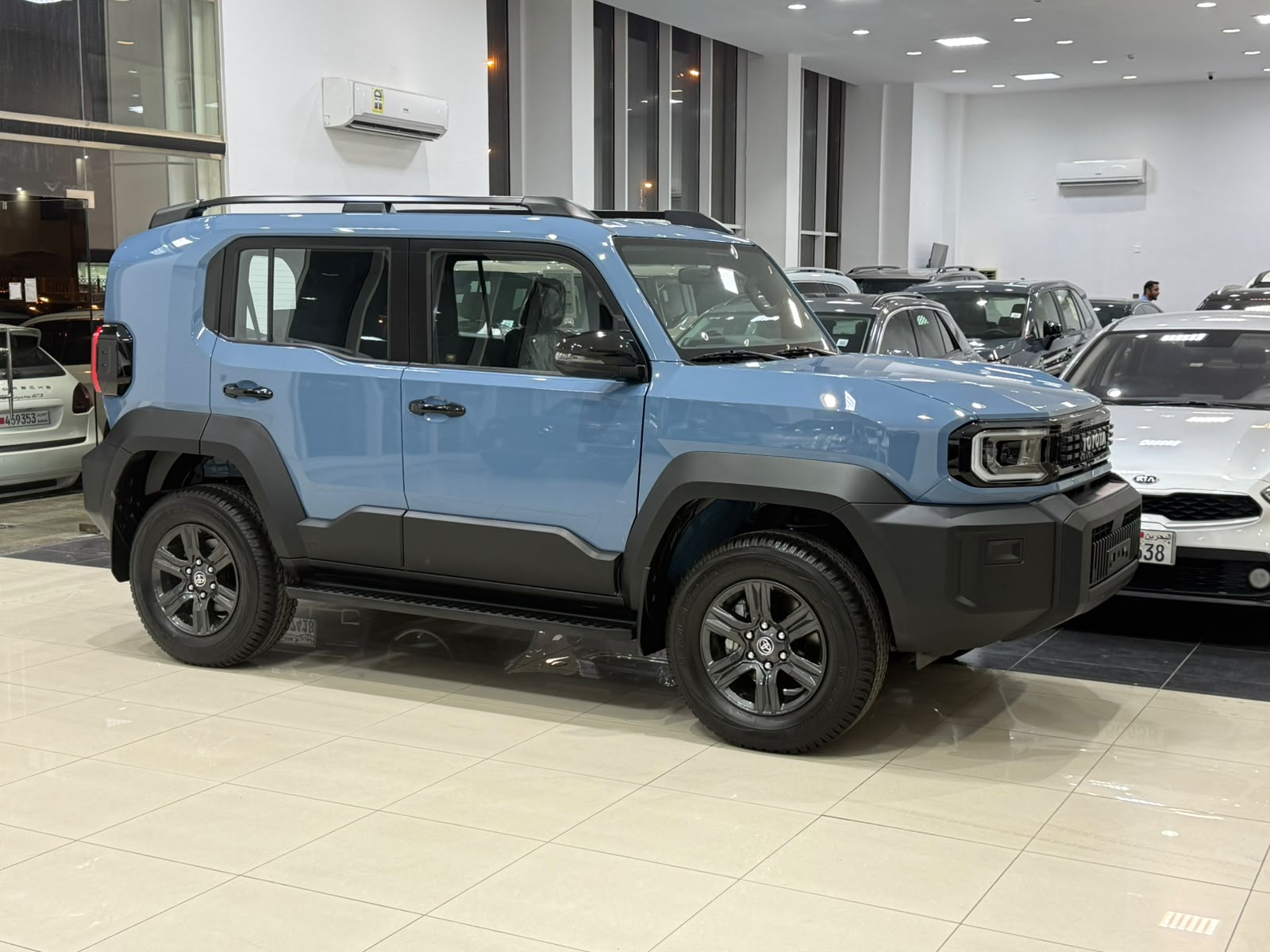 Toyota FJ-Cruiser 2027 (Blue)