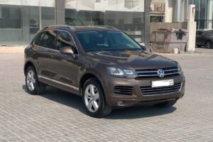 Volkswagen Touareg 2014 (Brown)