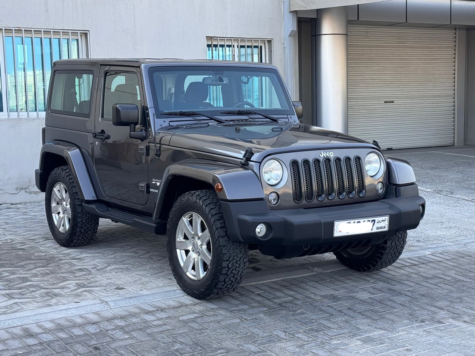 Jeep Wrangler Sahara 2017 (Grey)
