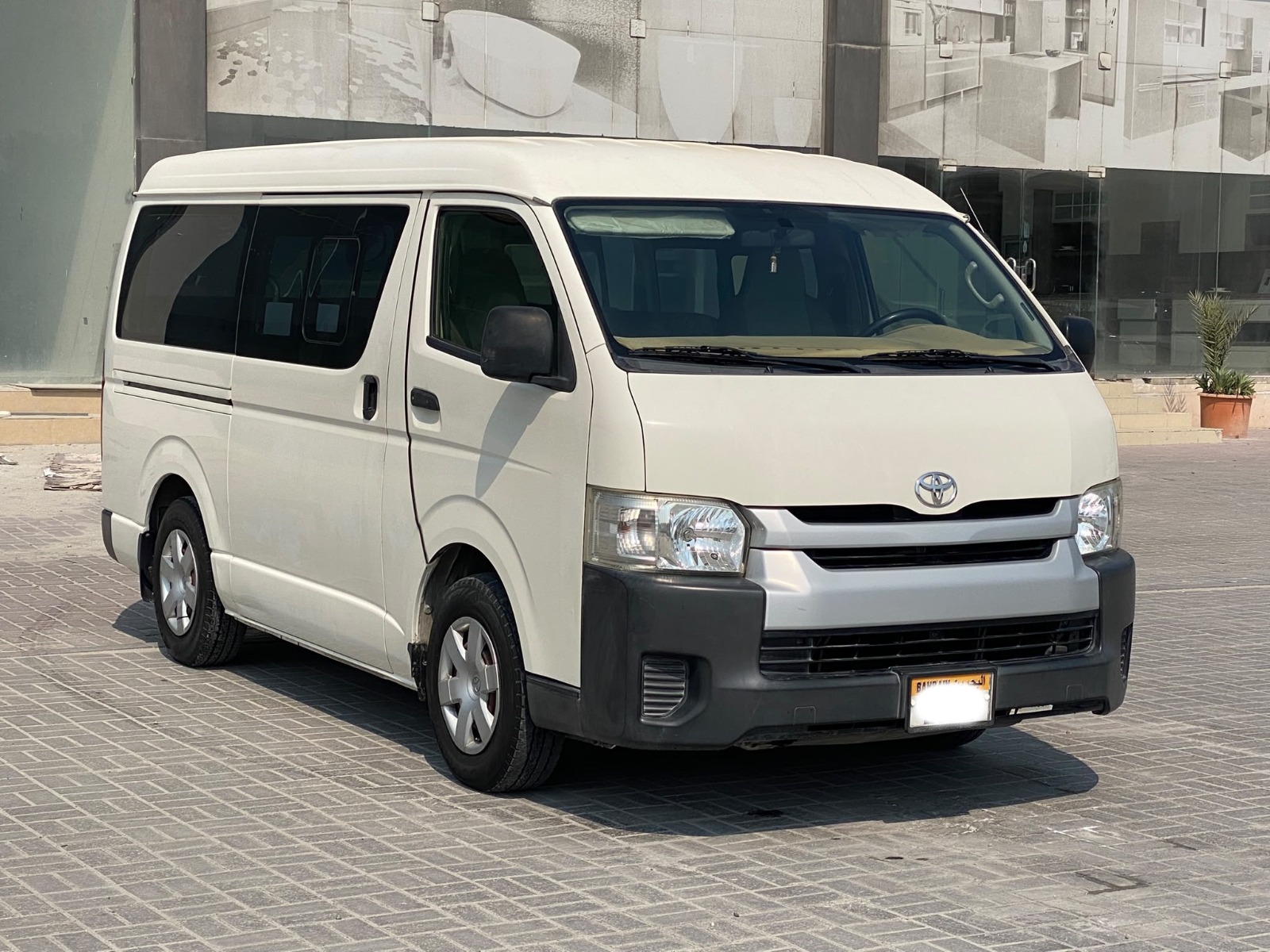 Toyota Hiace / 2016 (White)