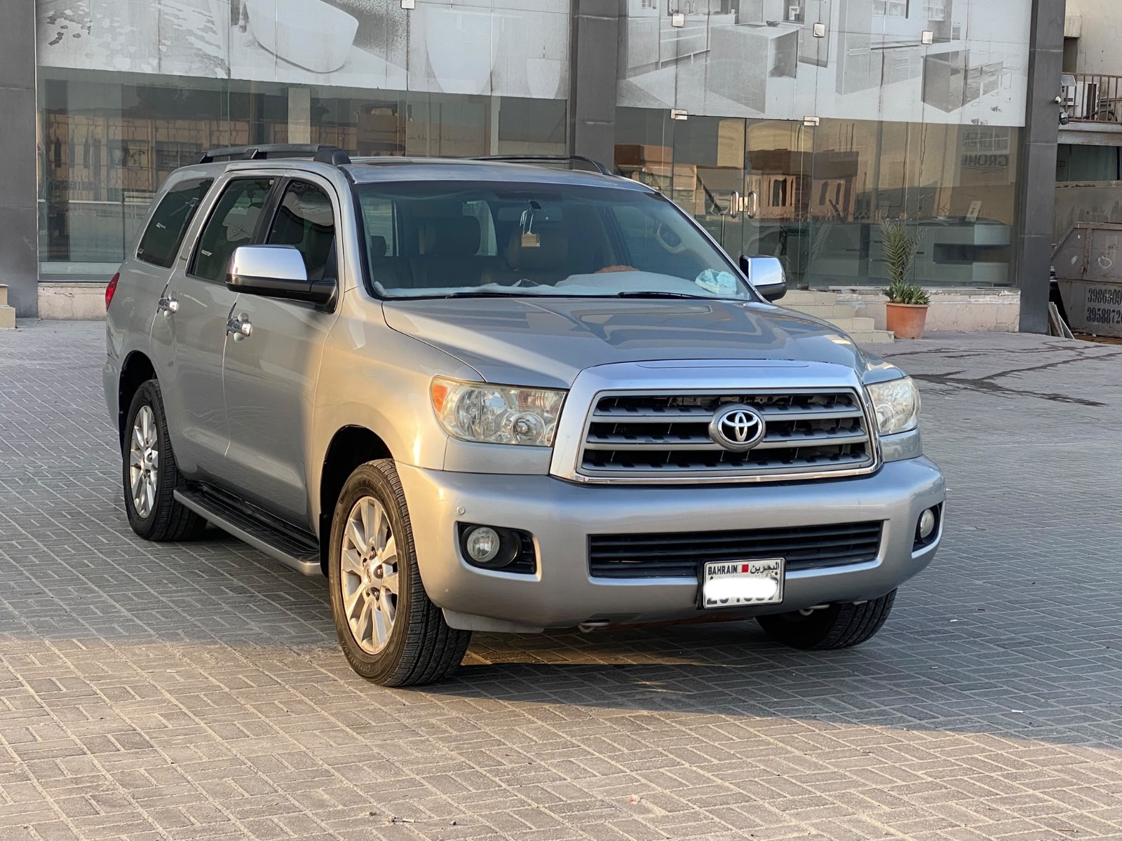 Toyota Sequoia 2012 (Silver)