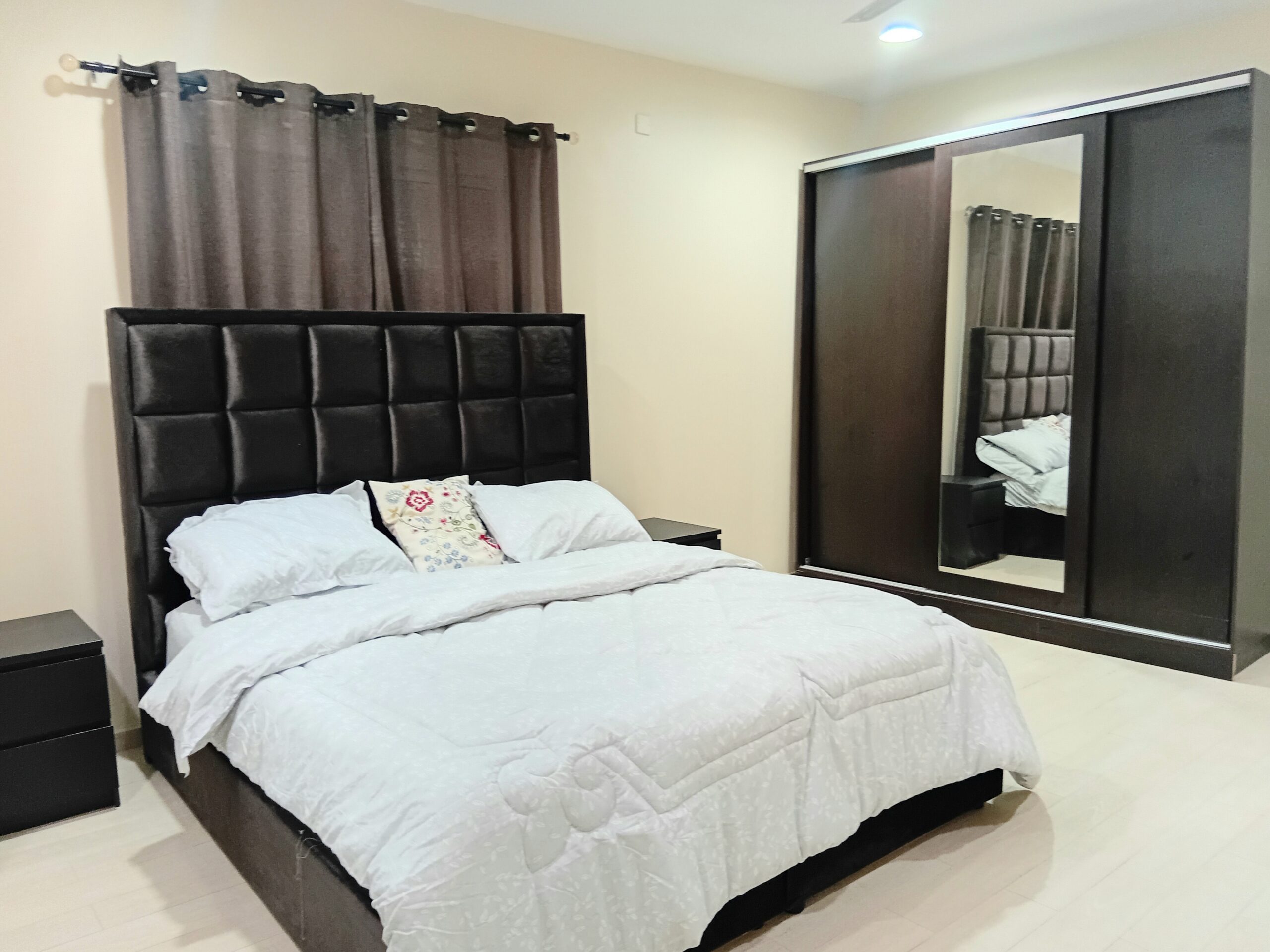 Fully-furnished | Tubli | Balcony | Parking | Store room | Security | Maintenance | Nearby Mcdonald
