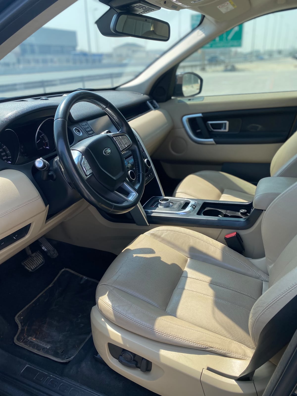 Land Rover Discovery Sport 2015 (Black)