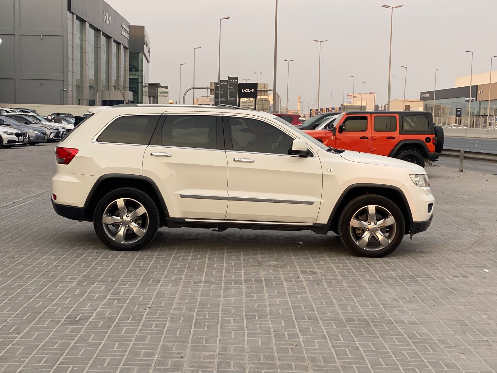 Jeep Grand Cherokee LTD 2012 (White)
