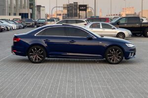 Audi A4 / 2019 (Blue)