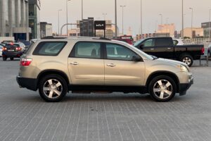GMC Acadia 2011 (Gold)