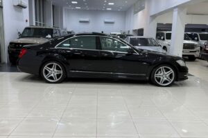 Mercedes Benz S-500 / 2012 (Black)
