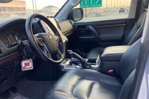 Toyota Land Cruiser GX-R 2016 (Silver)