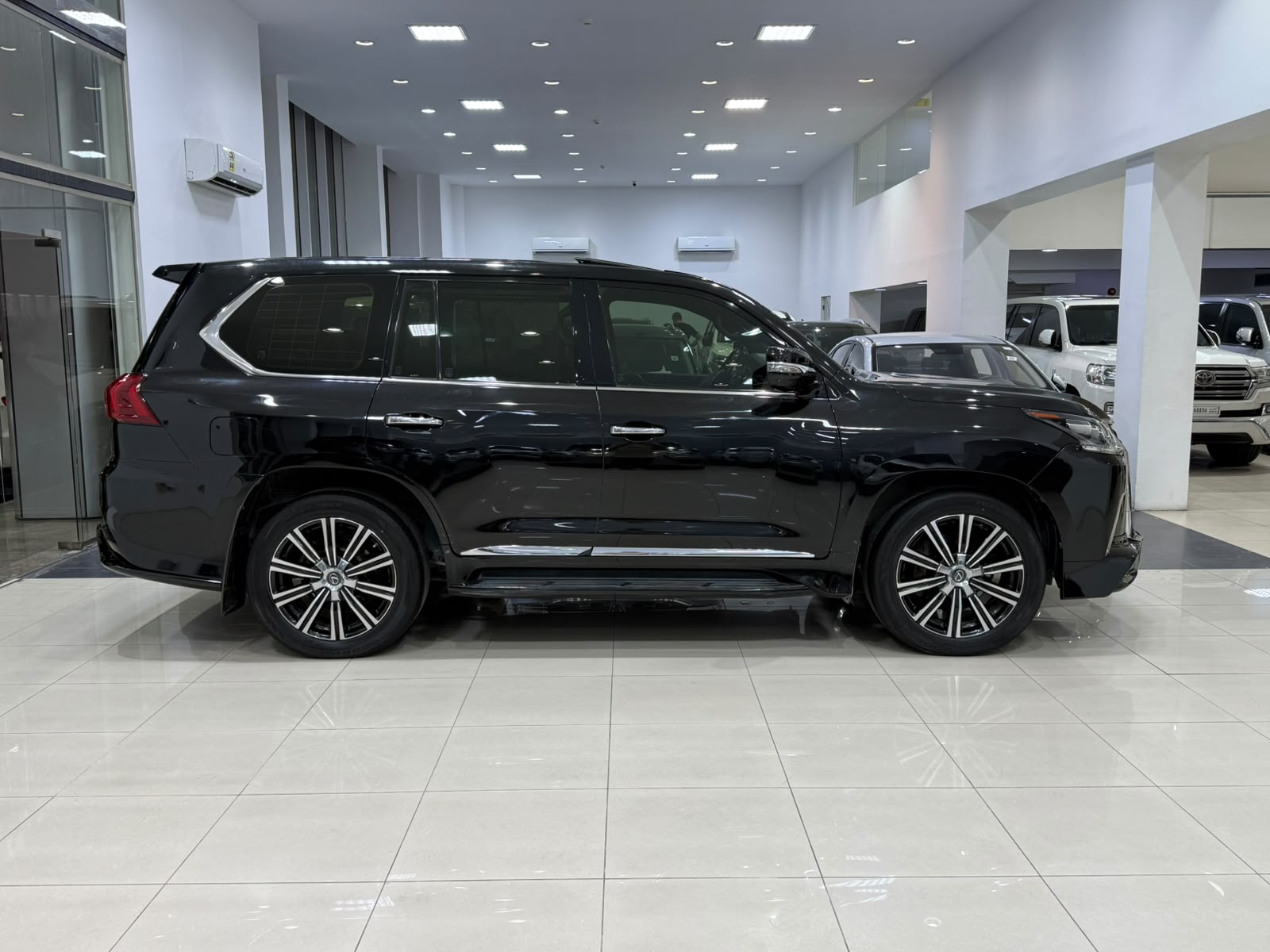 Lexus LX-570 S 2018 (Black)