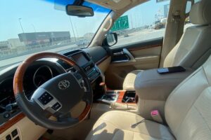 Toyota Land Cruiser VX-R 2014 (Beige)
