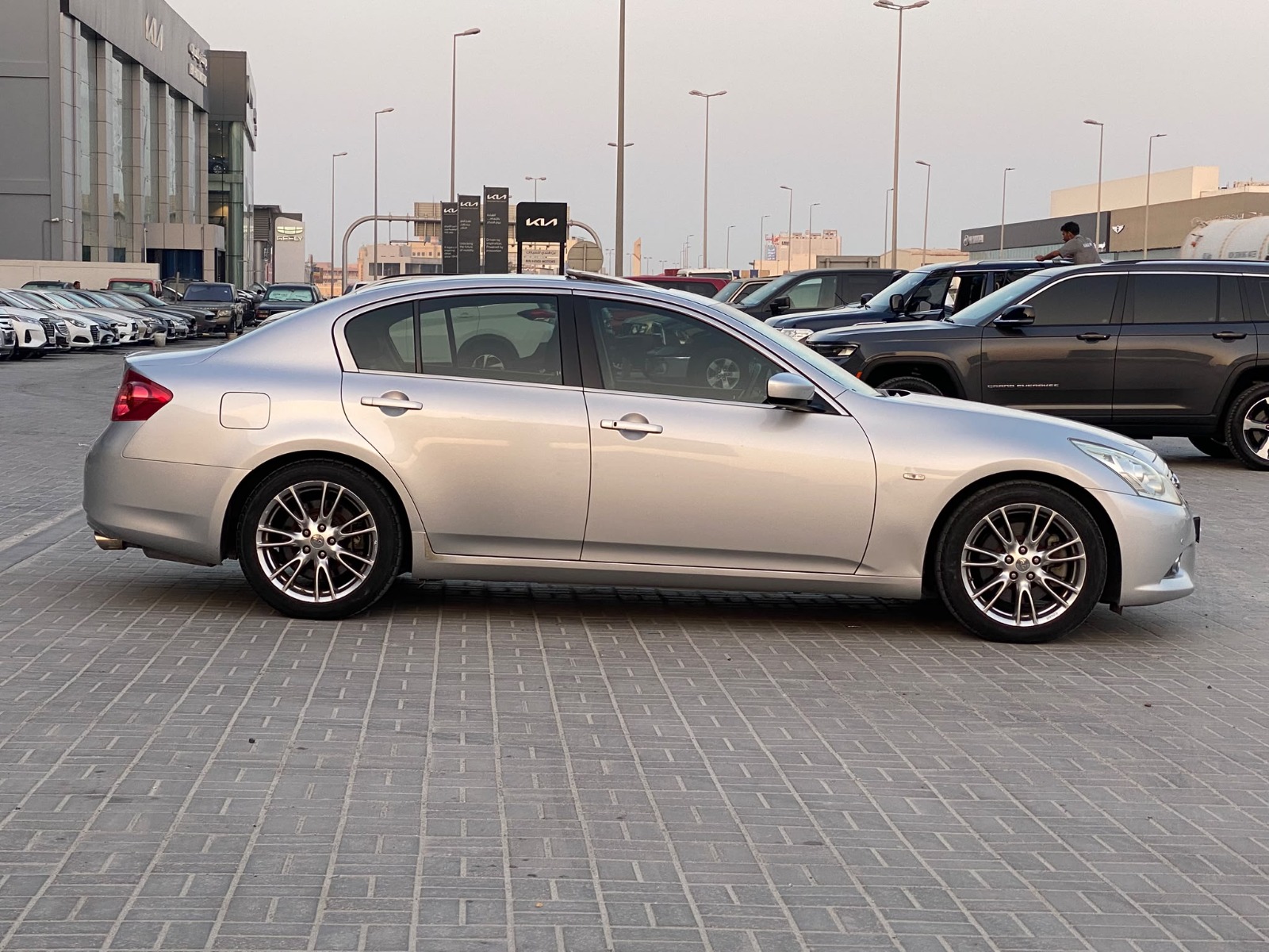 Infiniti G-25 / 2013 (Silver)