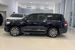 Toyota Land Cruiser VX-S 2016 (Black)