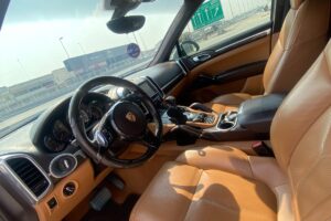 Porsche Cayenne GTS 2014 (White)