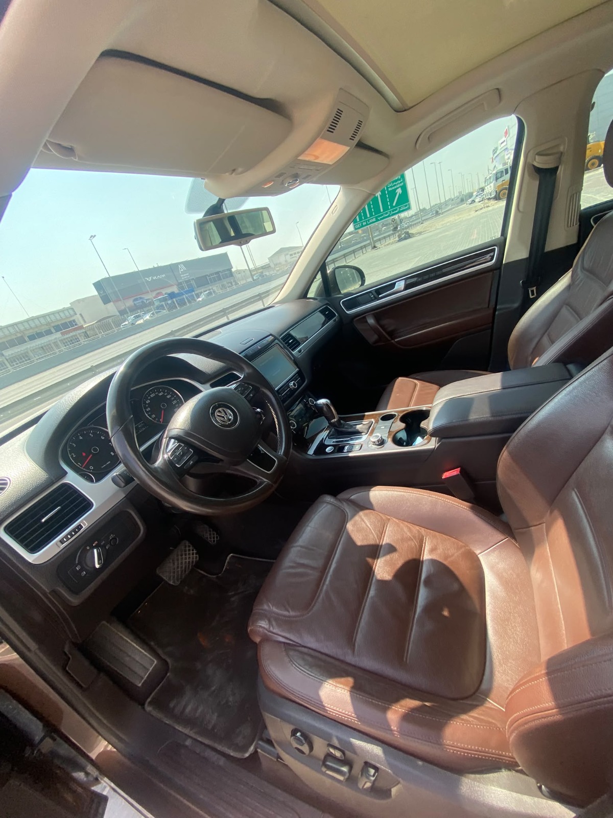 Volkswagen Touareg 2014 (Brown)