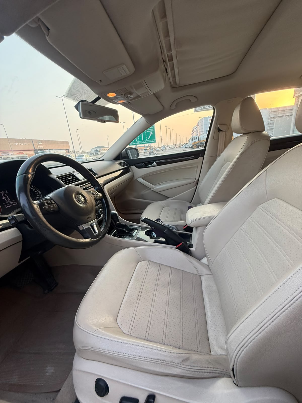 Volkswagen Passat 2016 (Beige)