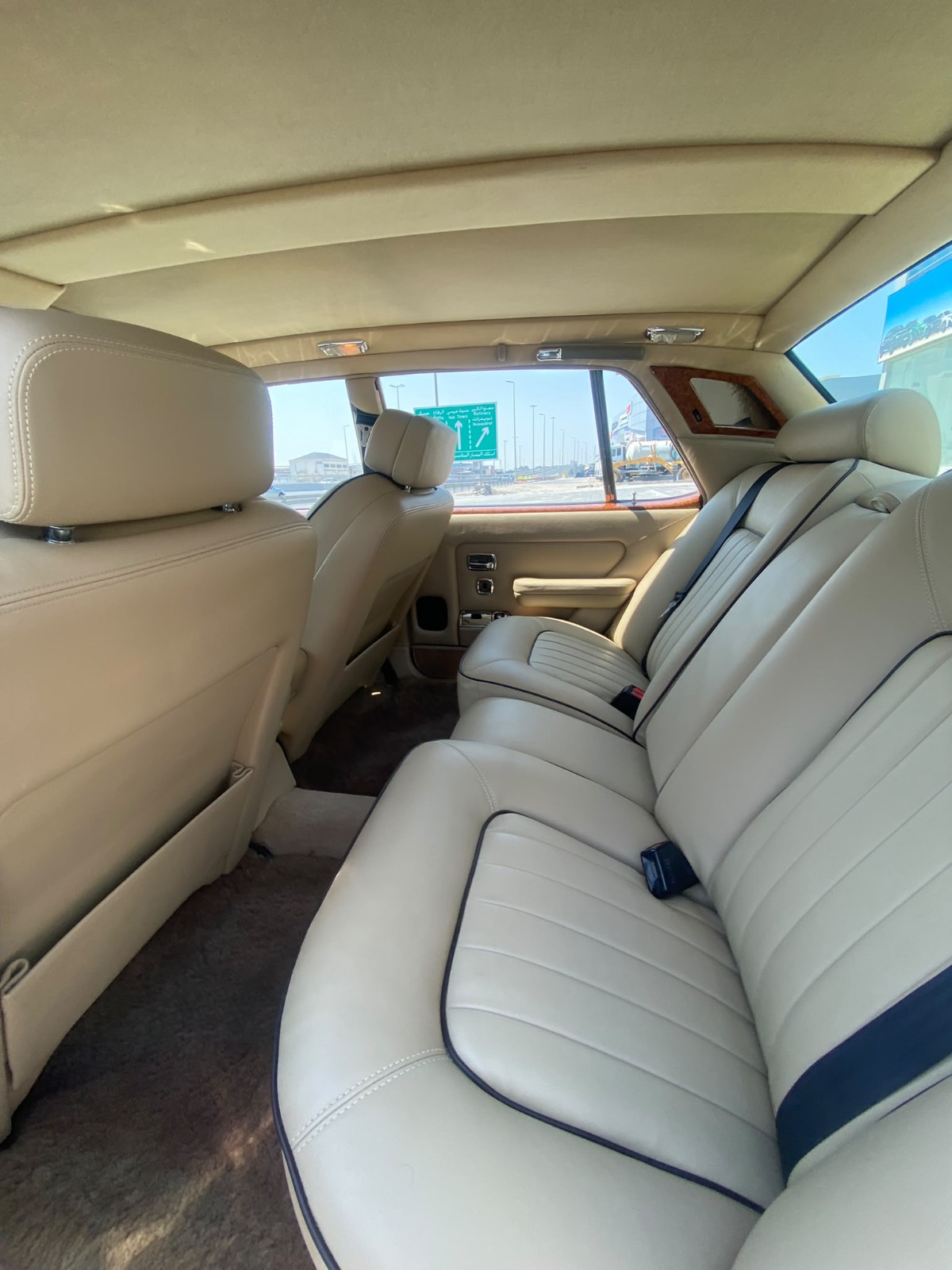 Rolls Royce Spirit 1984 (Maroon)