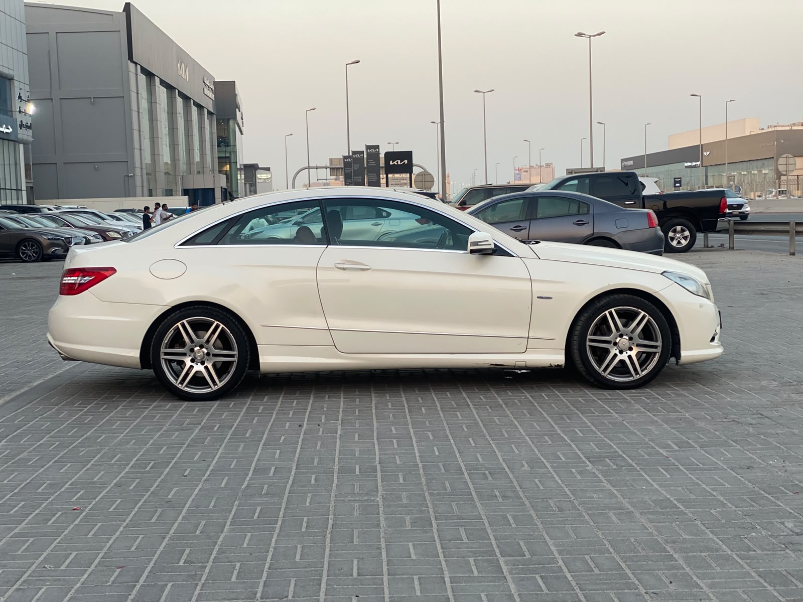 Mercedes Benz E-350 / 2012 (White)