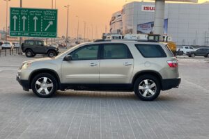 GMC Acadia 2011 (Gold)