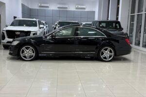 Mercedes Benz S-500 / 2012 (Black)