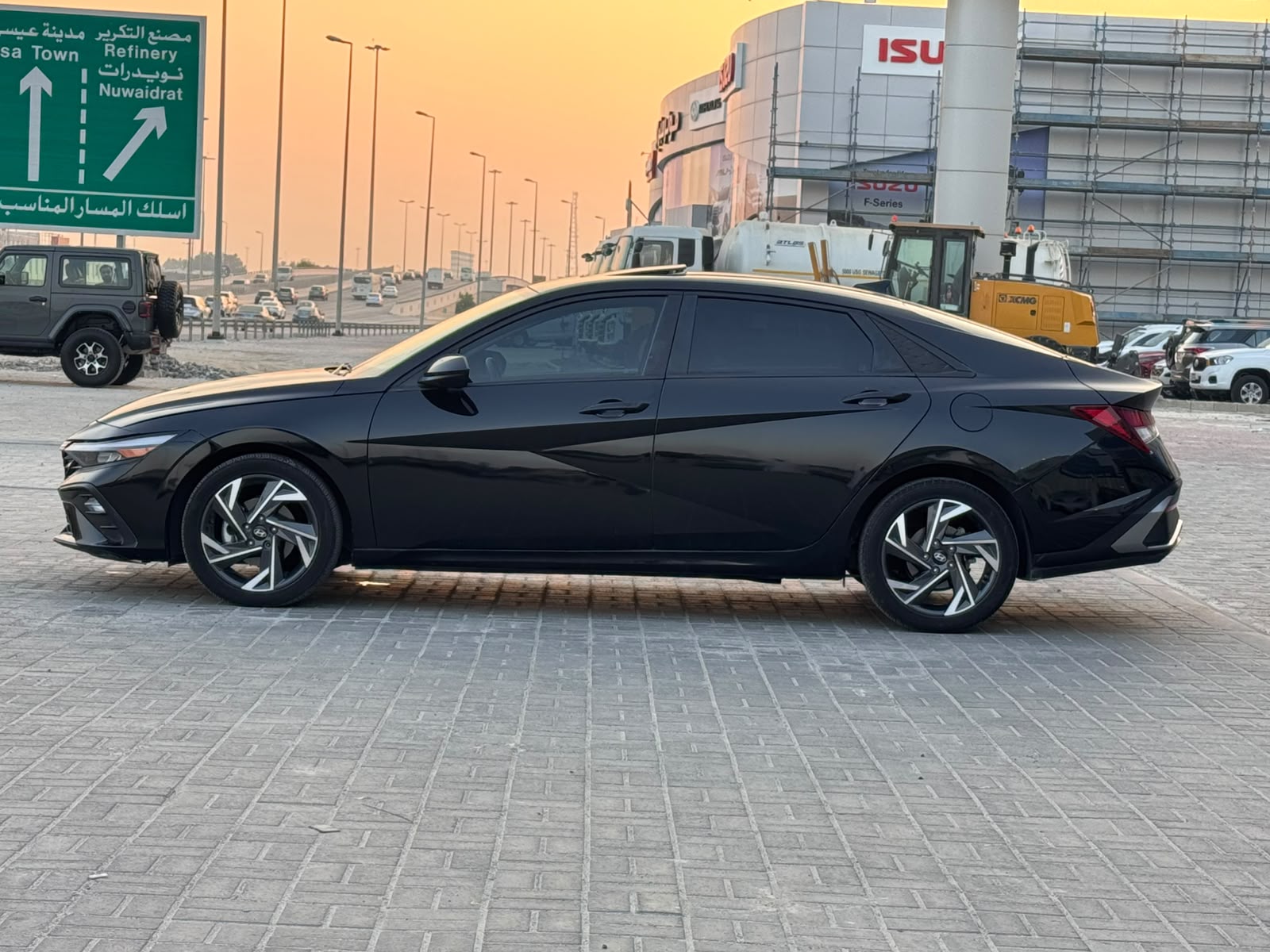 Hyundai Elantra 2025 (Black)