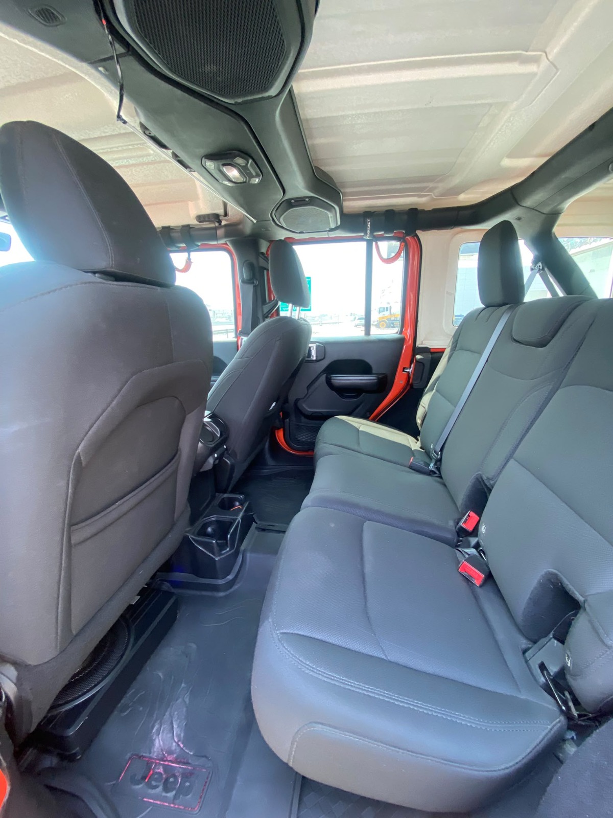 Jeep Wrangler Sport 2018 (Orange)