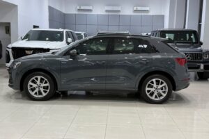 Audi Q3 / 2025 (Grey)