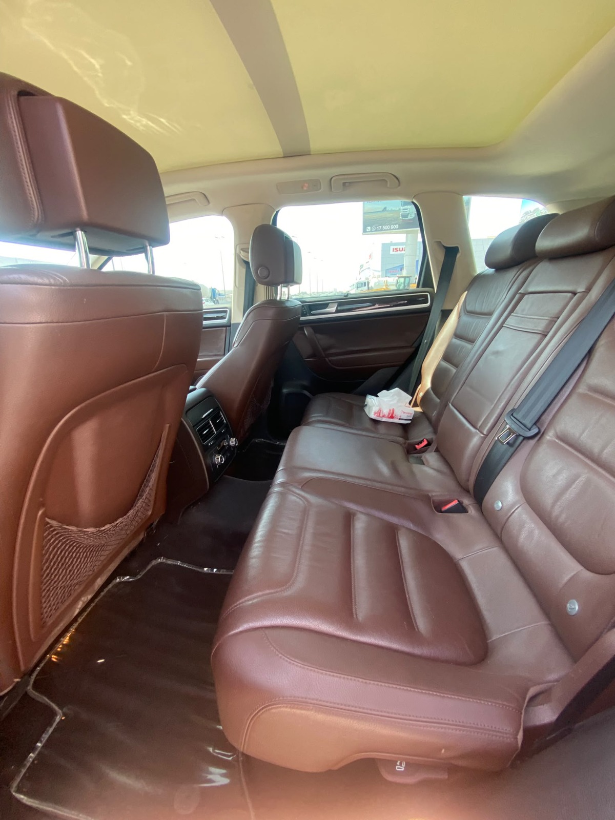 Volkswagen Touareg 2014 (Brown)