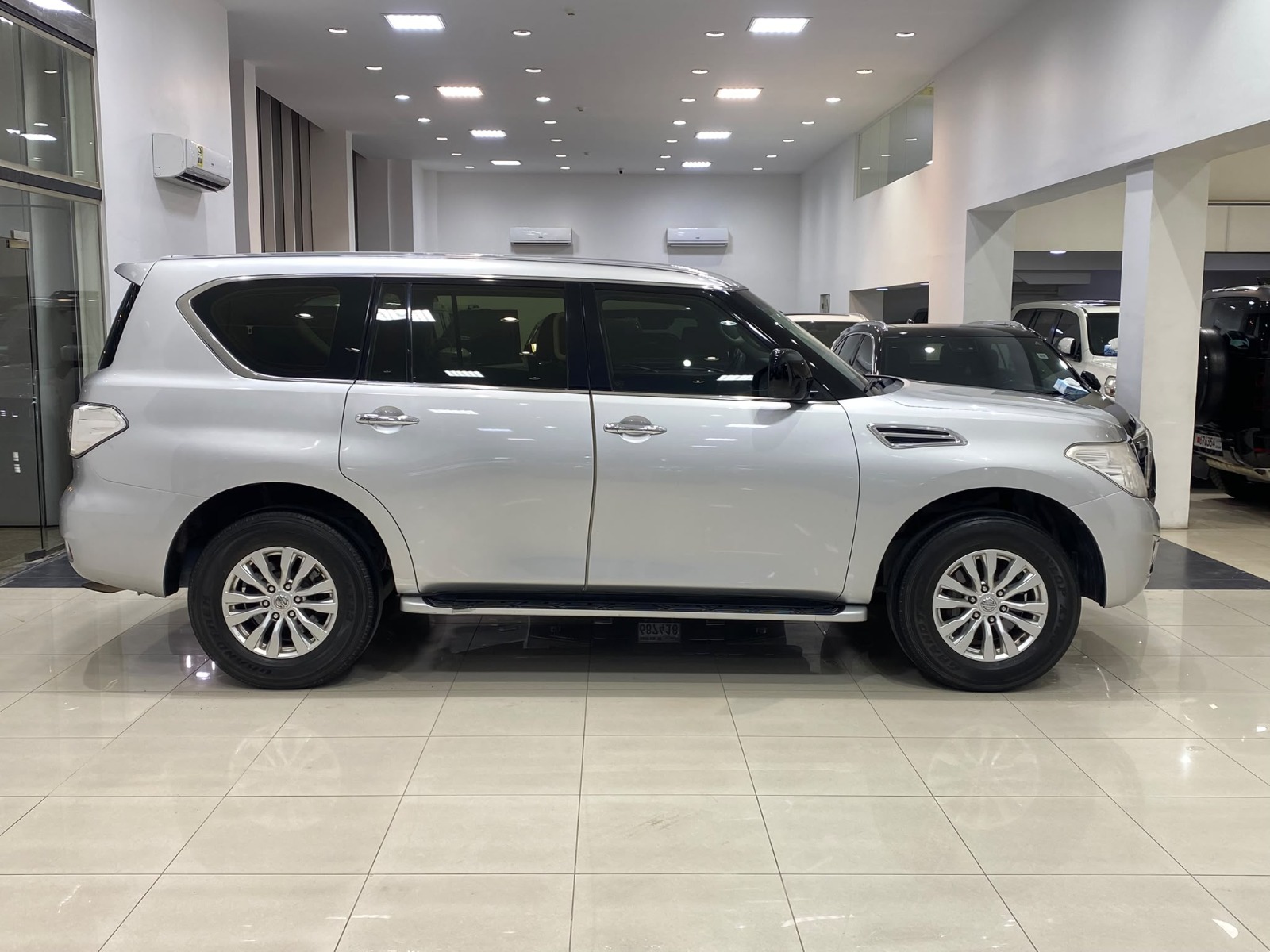 Nissan Patrol XE 2017 (Silver)