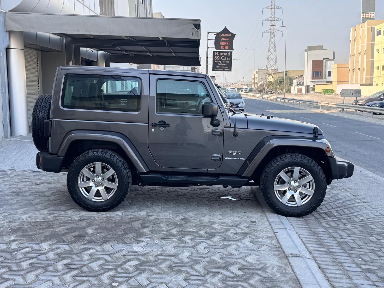 Jeep Wrangler Sahara 2017 (Grey)