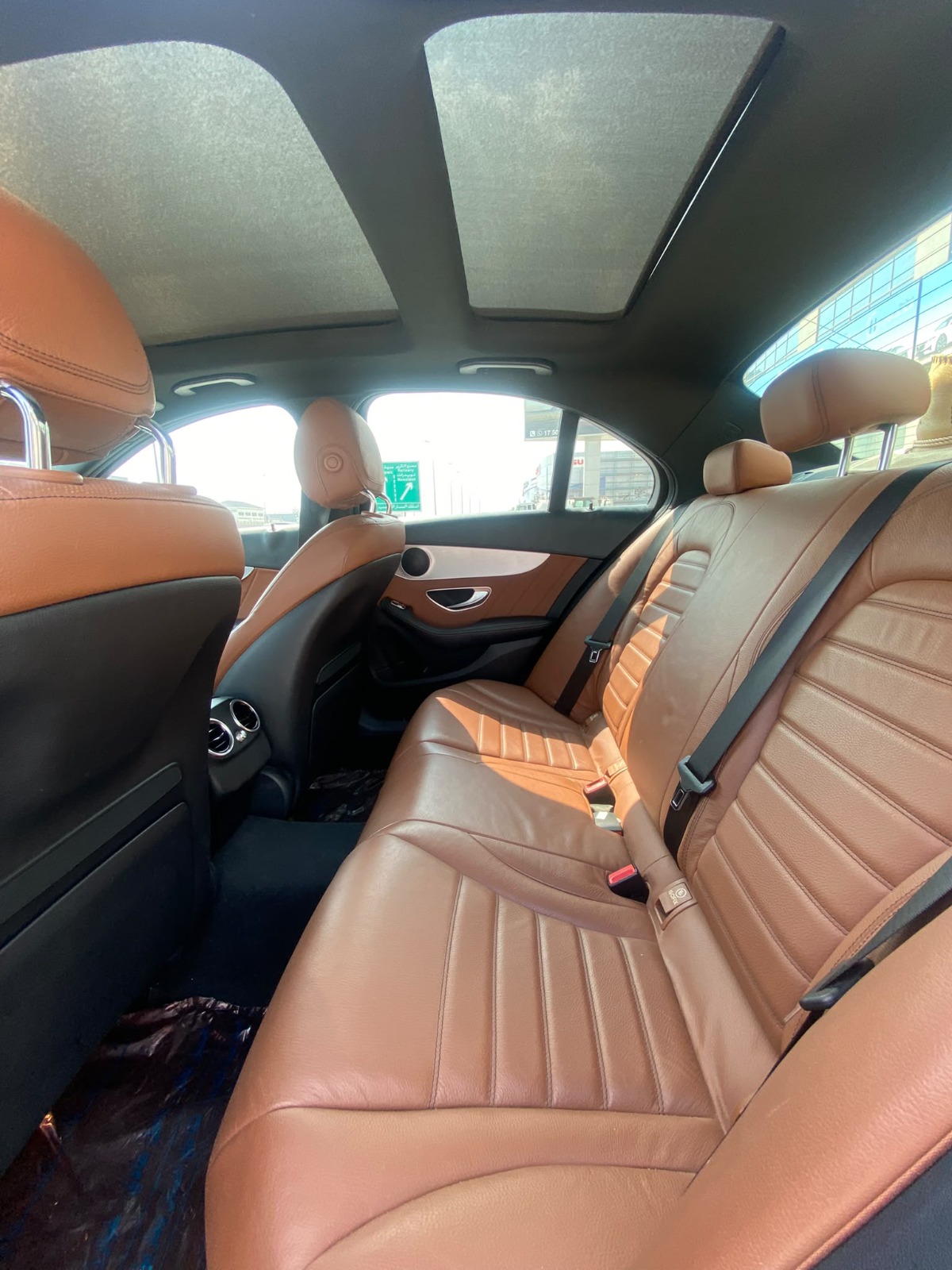 Mercedes Benz C-200 / 2019 (Silver)